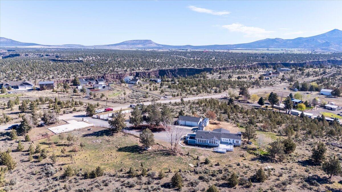 5200 NW Antelope Drive