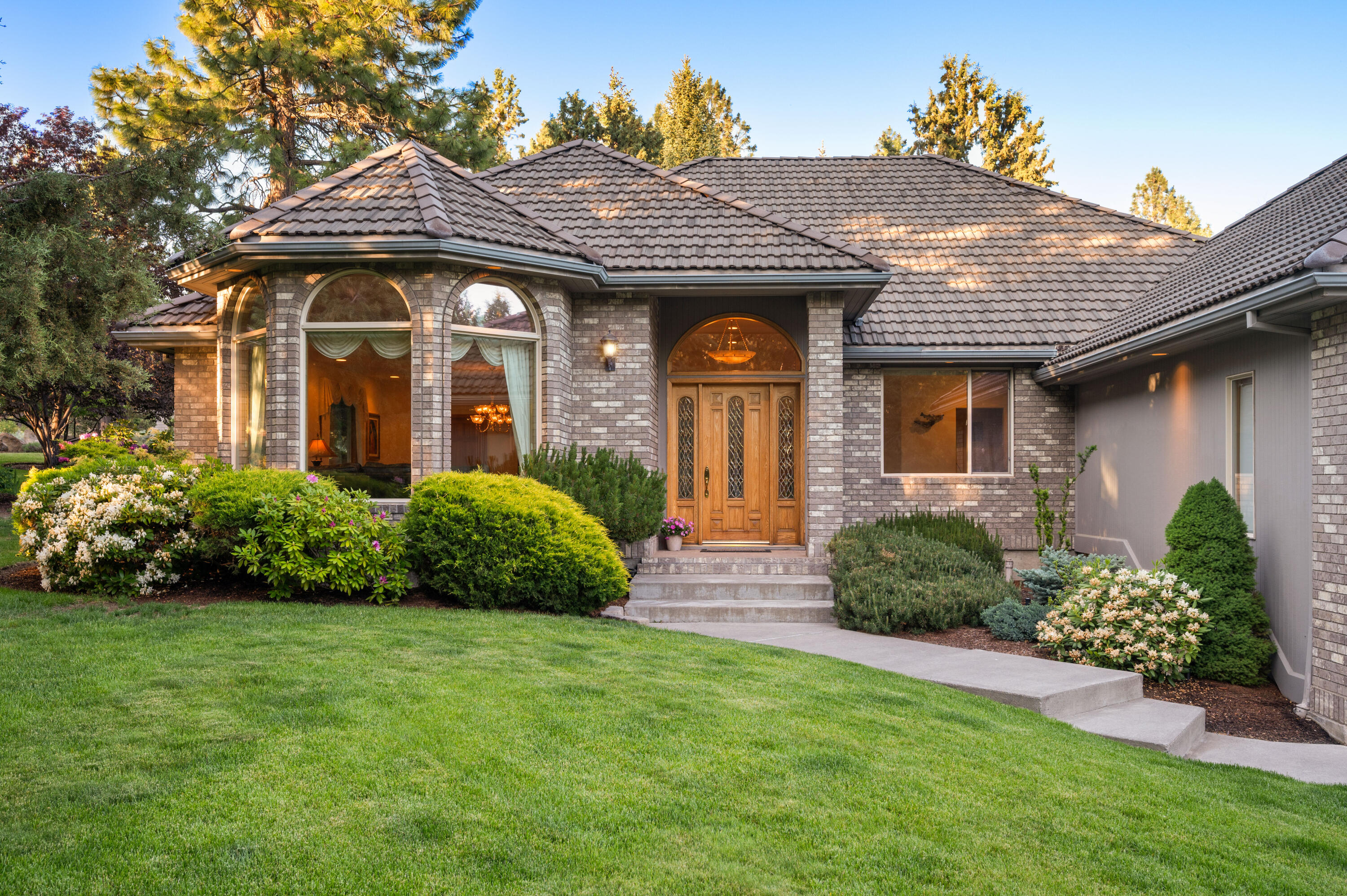 1184 NW Farewell Drive