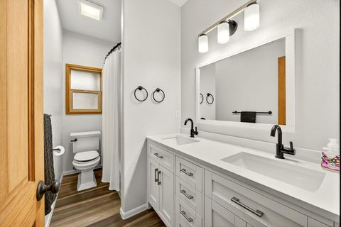 Tiny photo for 5650 Kane Creek Road, Central Point, OR 97502 (MLS # 220213092)