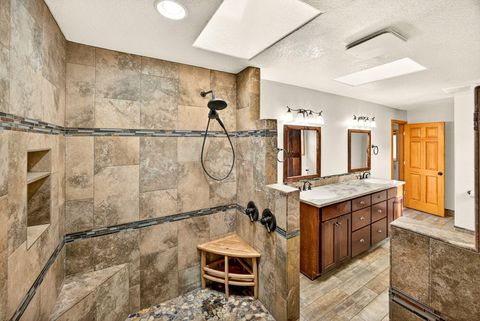 Tiny photo for 5650 Kane Creek Road, Central Point, OR 97502 (MLS # 220213092)