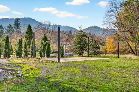 Tiny photo for 5650 Kane Creek Road, Central Point, OR 97502 (MLS # 220213092)