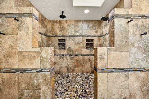 Tiny photo for 5650 Kane Creek Road, Central Point, OR 97502 (MLS # 220213092)