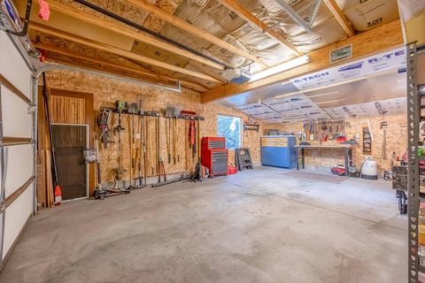 Tiny photo for 22437 Victoria Lane, Bend, OR 97702 (MLS # 220220181)