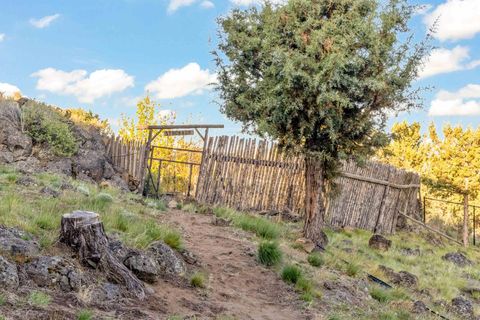 Tiny photo for 22437 Victoria Lane, Bend, OR 97702 (MLS # 220220181)