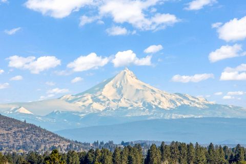 Tiny photo for 22437 Victoria Lane, Bend, OR 97702 (MLS # 220220181)