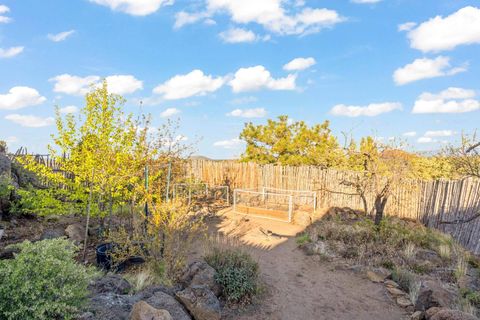 Tiny photo for 22437 Victoria Lane, Bend, OR 97702 (MLS # 220220181)