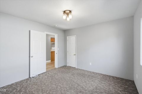 Tiny photo for 1908 Cunningham Avenue, Medford, OR 97501 (MLS # 220223272)
