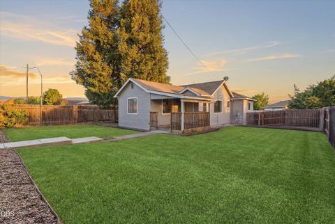 Tiny photo for 1908 Cunningham Avenue, Medford, OR 97501 (MLS # 220223272)