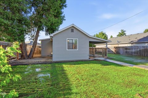 Tiny photo for 1908 Cunningham Avenue, Medford, OR 97501 (MLS # 220223272)