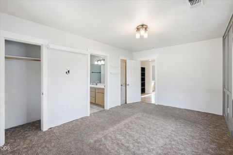 Tiny photo for 1908 Cunningham Avenue, Medford, OR 97501 (MLS # 220223272)