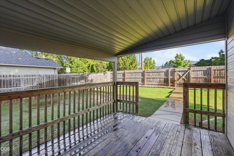Tiny photo for 1908 Cunningham Avenue, Medford, OR 97501 (MLS # 220223272)