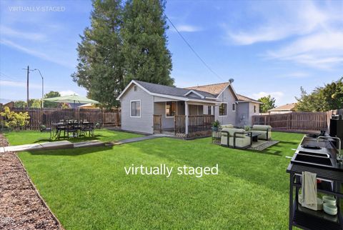 Tiny photo for 1908 Cunningham Avenue, Medford, OR 97501 (MLS # 220223272)