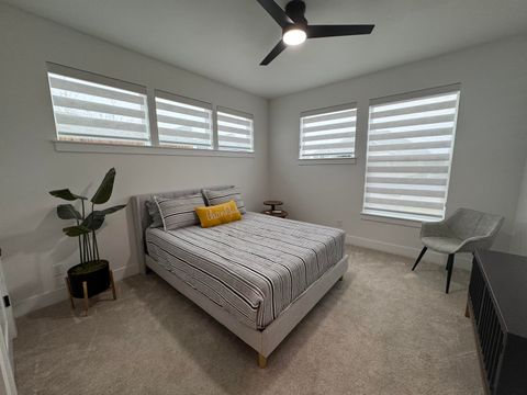 Tiny photo for 3842 NE Oakside Loop, Bend, OR 97701 (MLS # 220213108)