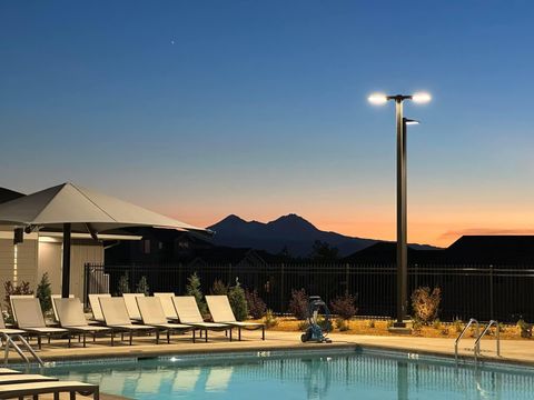 Tiny photo for 3842 NE Oakside Loop, Bend, OR 97701 (MLS # 220213108)