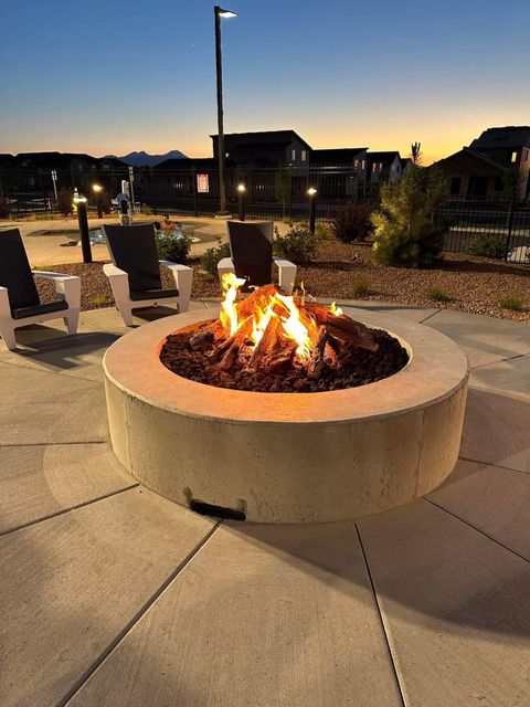 Tiny photo for 3842 NE Oakside Loop, Bend, OR 97701 (MLS # 220213108)