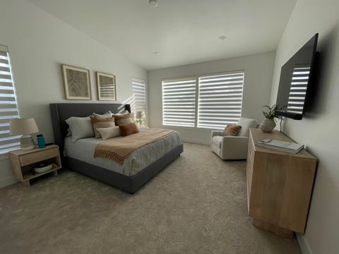 Tiny photo for 3842 NE Oakside Loop, Bend, OR 97701 (MLS # 220213108)