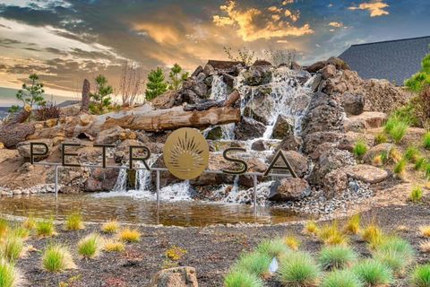 Tiny photo for 3842 NE Oakside Loop, Bend, OR 97701 (MLS # 220213108)