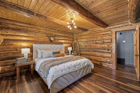 Tiny photo for 69340 Deer Ridge Road, Sisters, OR 97759 (MLS # 220219664)