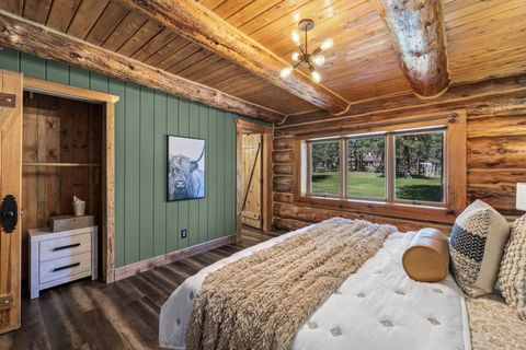 Tiny photo for 69340 Deer Ridge Road, Sisters, OR 97759 (MLS # 220219664)