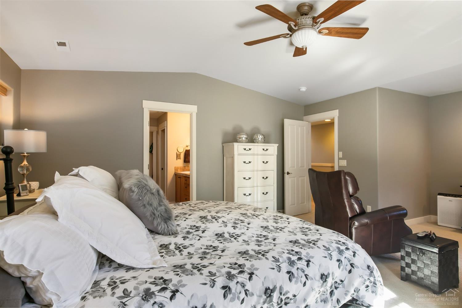 Skyliner Summit - Residential