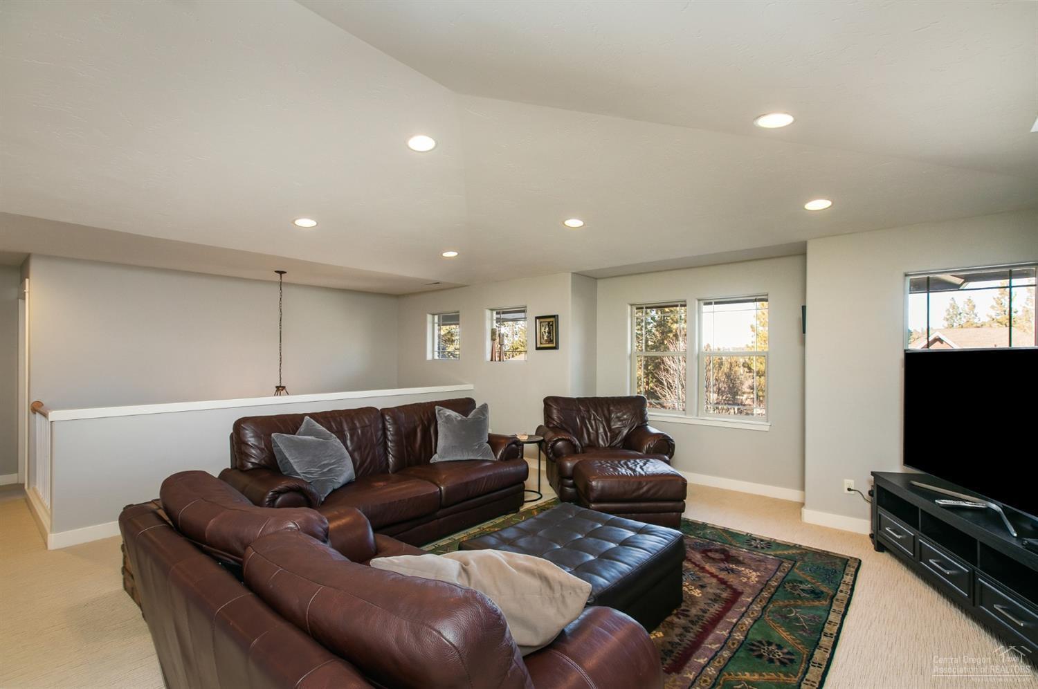 Skyliner Summit - Residential