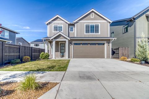 Photo of 63211 NW Lavacrest Street, Bend, OR 97703 (MLS # 220219464)