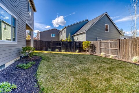 Tiny photo for 63211 NW Lavacrest Street, Bend, OR 97703 (MLS # 220219464)