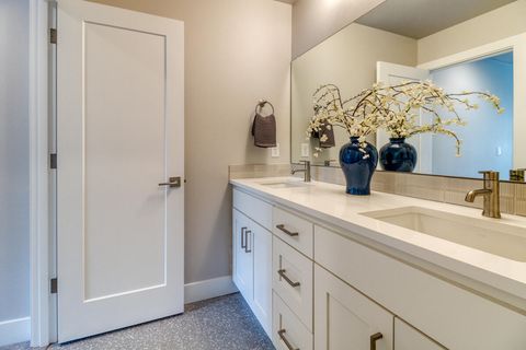 Tiny photo for 63211 NW Lavacrest Street, Bend, OR 97703 (MLS # 220219464)