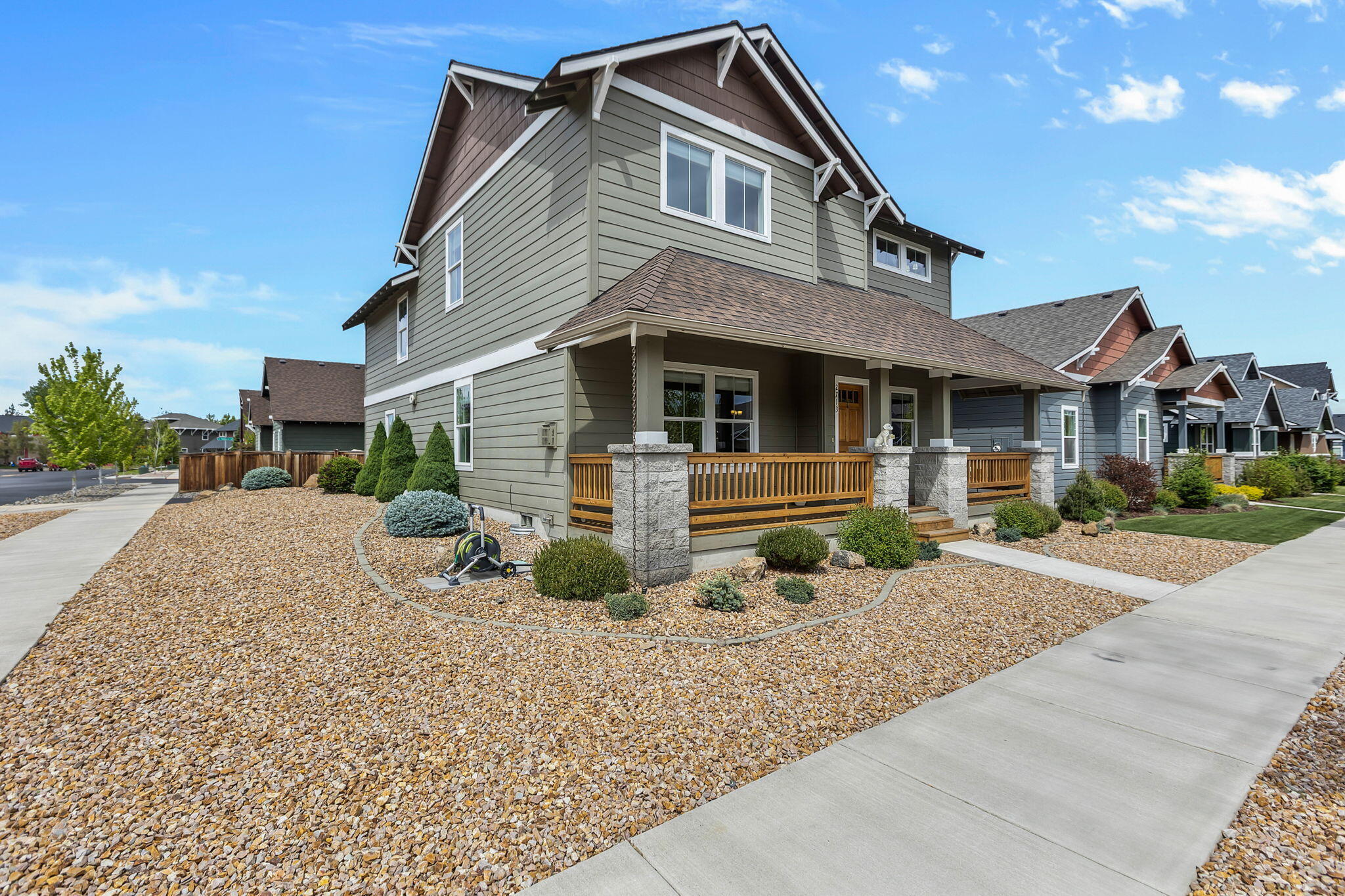 2713 NE Black Oak Place