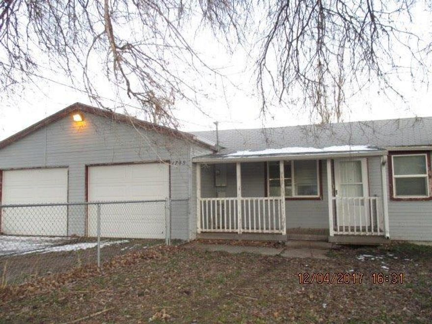 This 2 bedroom/ 2 bath home is very spacious and has plenty of parking, it is being sold as-is. With just a little TLC this can be a great family home. Near mini mart and public transportation. Seller will make no representations or warranties.