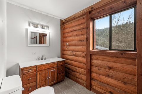 Tiny photo for 1514 Burbridge Drive, Rogue River, OR 97537 (MLS # 220214240)