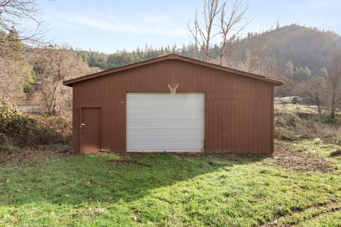 Tiny photo for 1514 Burbridge Drive, Rogue River, OR 97537 (MLS # 220214240)