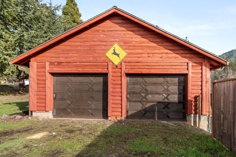 Tiny photo for 1514 Burbridge Drive, Rogue River, OR 97537 (MLS # 220214240)