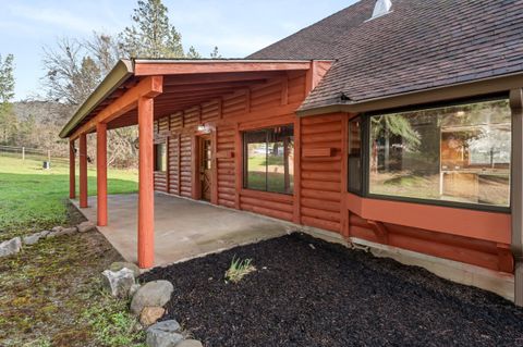 Tiny photo for 1514 Burbridge Drive, Rogue River, OR 97537 (MLS # 220214240)
