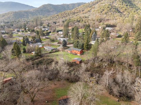 Tiny photo for 1514 Burbridge Drive, Rogue River, OR 97537 (MLS # 220214240)