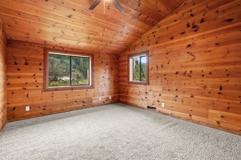 Tiny photo for 1514 Burbridge Drive, Rogue River, OR 97537 (MLS # 220214240)