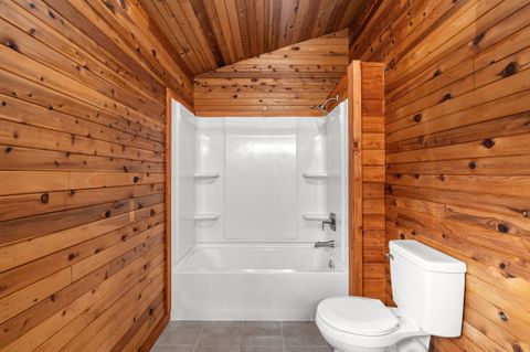 Tiny photo for 1514 Burbridge Drive, Rogue River, OR 97537 (MLS # 220214240)