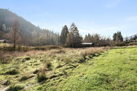 Tiny photo for 1514 Burbridge Drive, Rogue River, OR 97537 (MLS # 220214240)