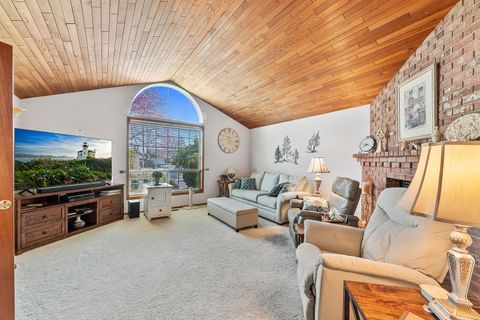 Tiny photo for 296 Brandon Street, Central Point, OR 97502 (MLS # 220216914)