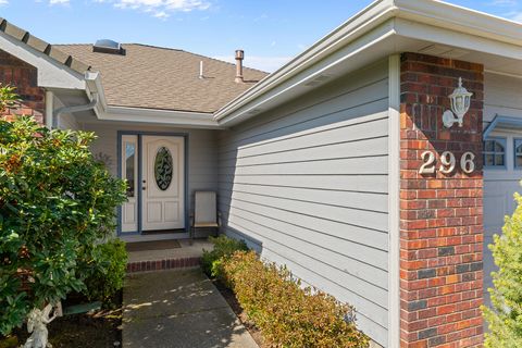 Tiny photo for 296 Brandon Street, Central Point, OR 97502 (MLS # 220216914)