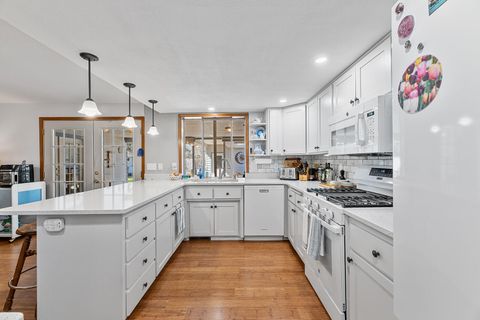 Tiny photo for 296 Brandon Street, Central Point, OR 97502 (MLS # 220216914)