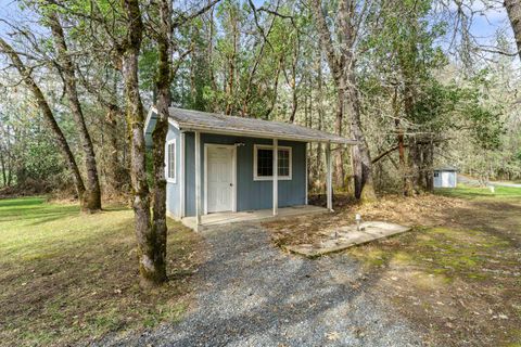 Tiny photo for 314 Triller Lane, Grants Pass, OR 97527 (MLS # 220216919)