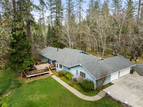 Photo of 314 Triller Lane, Grants Pass, OR 97527 (MLS # 220216919)