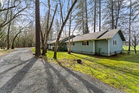 Tiny photo for 314 Triller Lane, Grants Pass, OR 97527 (MLS # 220216919)