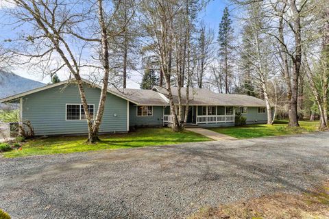 Tiny photo for 314 Triller Lane, Grants Pass, OR 97527 (MLS # 220216919)