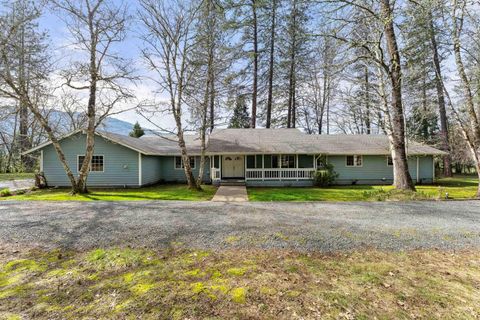 Tiny photo for 314 Triller Lane, Grants Pass, OR 97527 (MLS # 220216919)