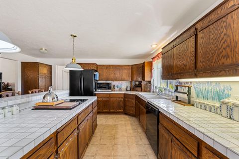 Tiny photo for 314 Triller Lane, Grants Pass, OR 97527 (MLS # 220216919)