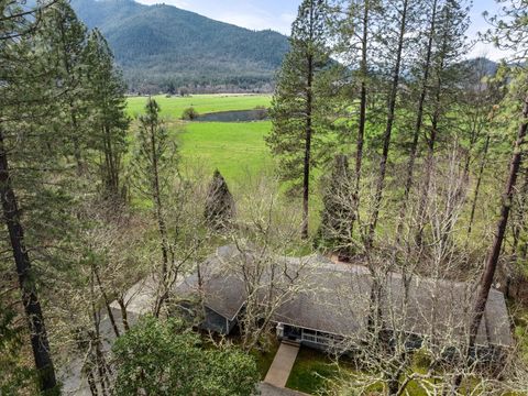 Tiny photo for 314 Triller Lane, Grants Pass, OR 97527 (MLS # 220216919)