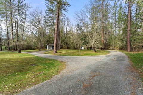 Tiny photo for 314 Triller Lane, Grants Pass, OR 97527 (MLS # 220216919)