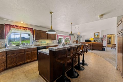 Tiny photo for 314 Triller Lane, Grants Pass, OR 97527 (MLS # 220216919)